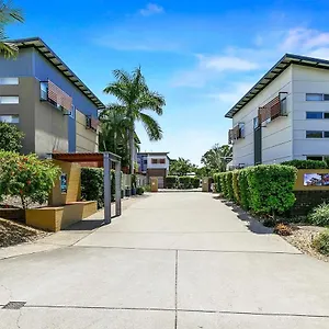 Quarterdecks Retreat , Urangan Australia
