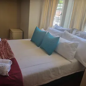 Holiday home 149 Rochester Road. Observatory, Cape Town